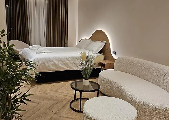 アパート Rica ティラナ